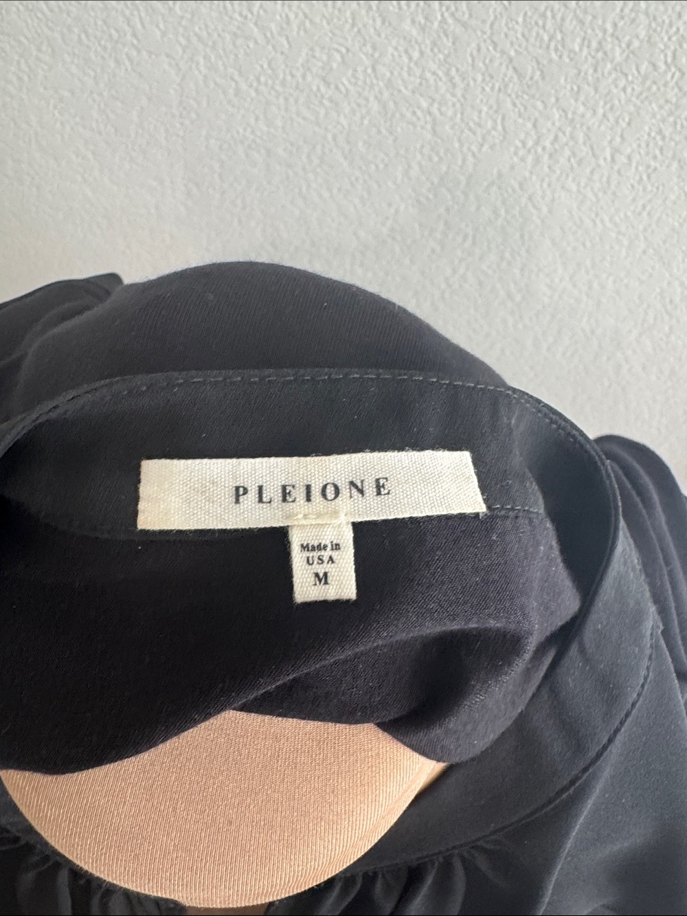 Pleione Black Split-Neck Short Sleeve Blouse - Picture 2 of 3